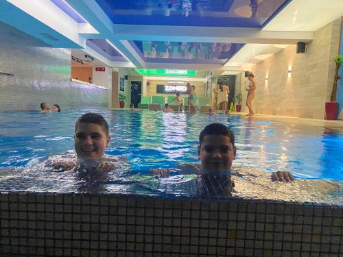 Apart Hotel & spa Zoned II Kopaonik apartman Lukač - special benifit Children up to 17 of age accompanied by two adutls staj for free! FREE PARKING! - image 4