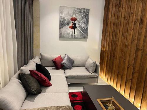 DAMAC Amman Bulivard Luxurious apt. swimming pool