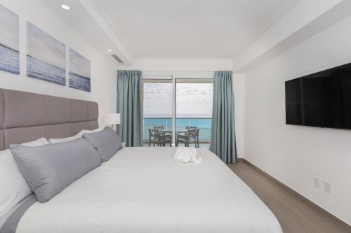 Brand New Contemporary 2 BD Oceanfront Condo at Encantame Towers