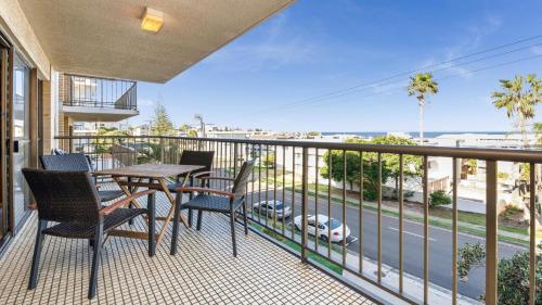 Holiday Home room in Oceanic Unit 4 Kings Beach QLD