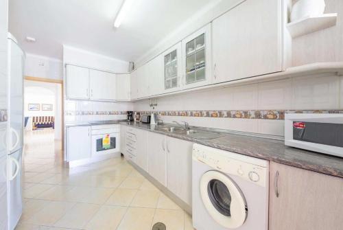 Kitchen, Marco in Guia