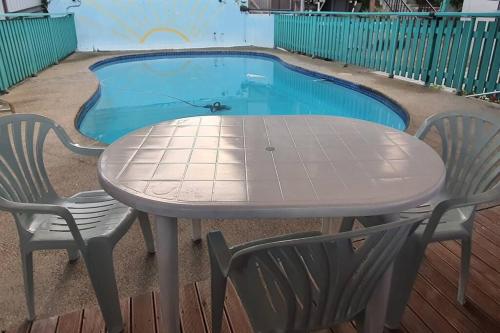 Spacious 4-bdrm fully self-contained WIFI, Parking, Suva