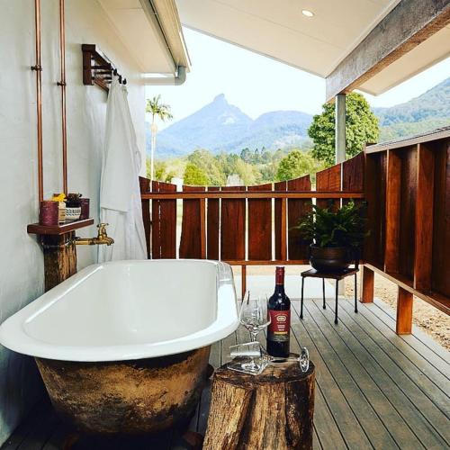 Luxury Romantic Getaways at Mt Warning Estate