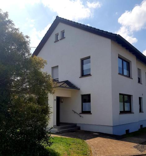 B&B Schoden - Ferienwohnung Am Saarbogen - Bed and Breakfast Schoden