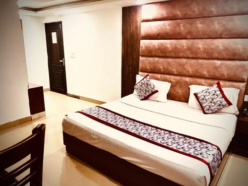 Hotel Cozy Cave Delhi Aiport