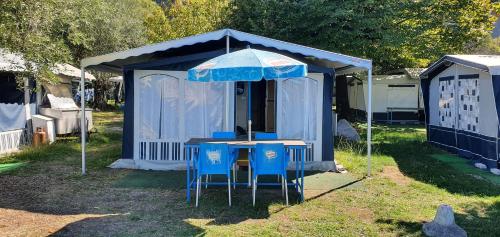 Caravan with Shared Bathroom