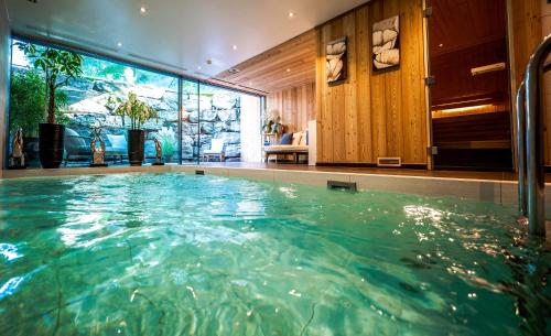 สระว่ายน้ำ, Hostellerie Le Petit Manoir in มอร์เฒ