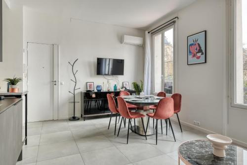 Centric nice apartment 2 steps Le Marais -Republic - Tap to explore photos