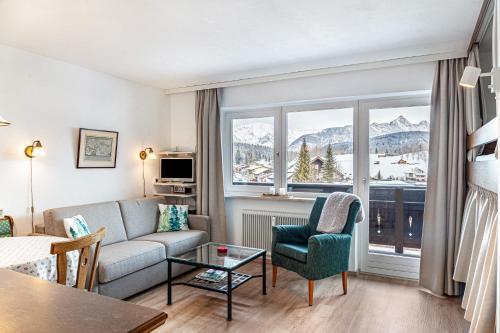Superior One-Bedroom Apartment with Balcony