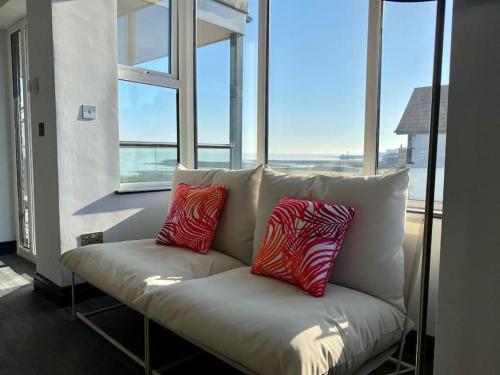 The Sun Deck Apartment - Westbrook Bay Beach - By Goldex Coastal Breaks