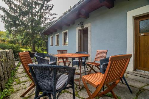 Chalupa pod javorem - Oldřichov v Hájích (Chalupa pod javorem - Oldrichov v Hajich) in Mníšek