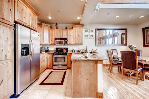 Three-Bedroom Townhome In Keystone at Antler's Gulch - image 6