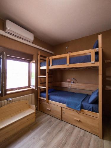 1 bunk bed