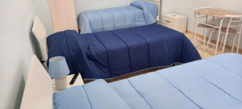 3 twin beds