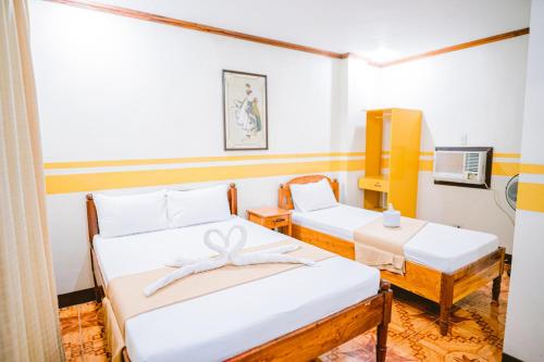 Jazmine's Place Room Type - Deluxe Triple Room