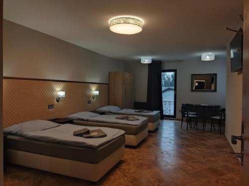 Hotel Cade - image 2