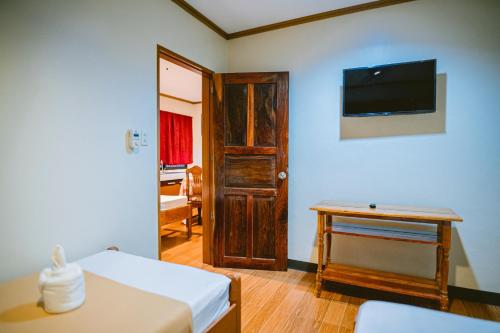 3 double beds