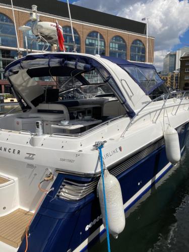Entire Boat at St Katherine Docks 2 Available select using room options, Londyn (zdjęcie 8)