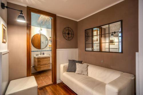Spanish Steps Miracle Suite - image 14
