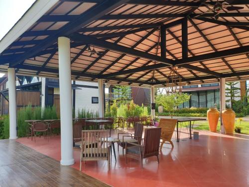 Oxy Resort near Choui Fong Tea Plantation