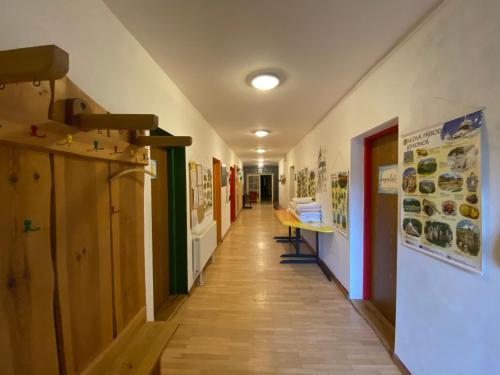 入口, Středisko ekologické výchovy SEVER (Stredisko ekologicke vychovy SEVER) in 賀爾尼馬爾索夫