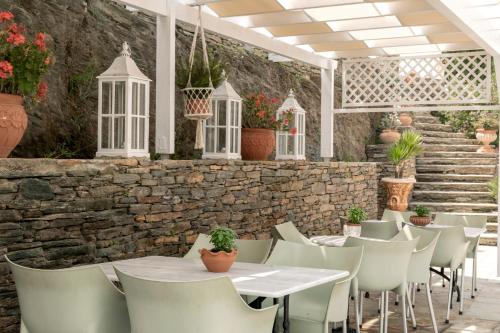 Aneroussa Beach Hotel - image 5