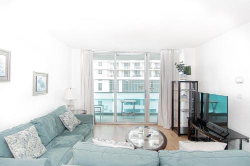 Unique Ocean View Apartment by Miami Te Espera - HALLANDALE 15L in Hollywood, USA