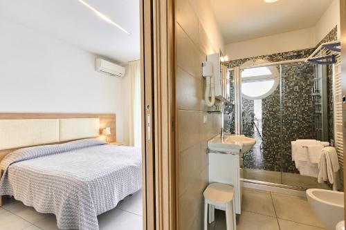 2 bedrooms, 3 beds