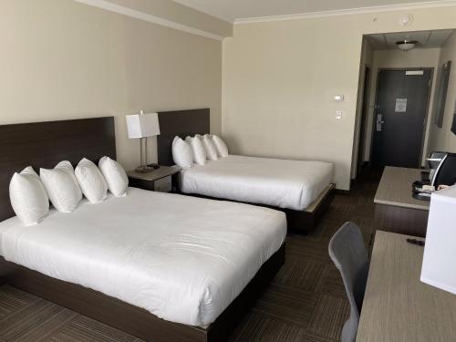 2 double beds
