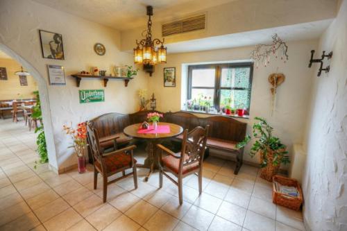 Pension & Gasthaus Kahren - image 10