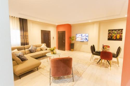 บริการและสิ่งอำนวยความสะดวก, Accra Luxury Homes @ Achimota in เทซาโน