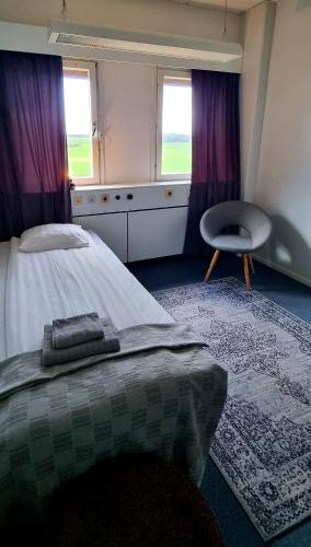 1 twin bed