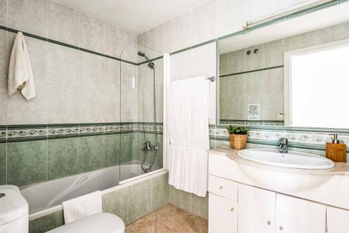 Three-Bedroom Villa image 3