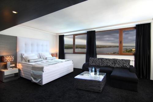Grand Hotel Riga Room Type - Executive Junior Suite with River View and Free Parking