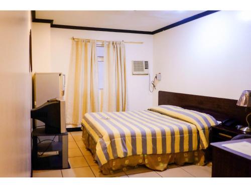 room detail thumbnail 2