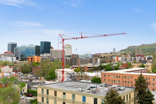 King BD-City View-SLC Walking Wonderland-