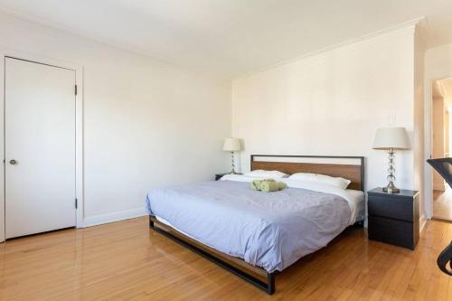 Free Parking, Beautiful 4 1/2-2 BR apartment - Tap to explore photos