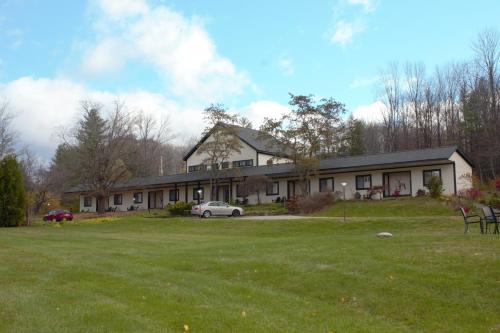 Stanford House - Accommodation - Manchester Center