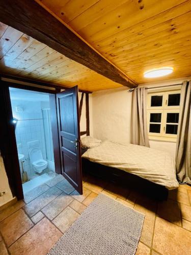 Zweibettzimmer mit eigenem Bad