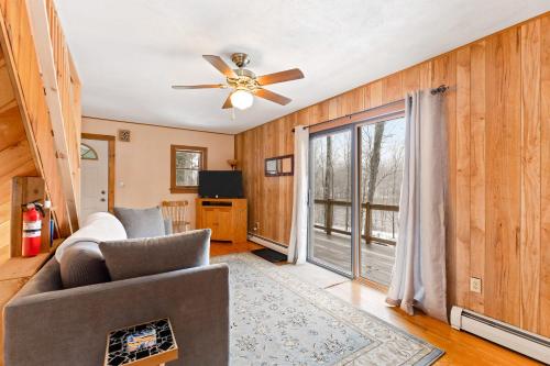 River Road Treehouse Retreat in Warrensburg, USA