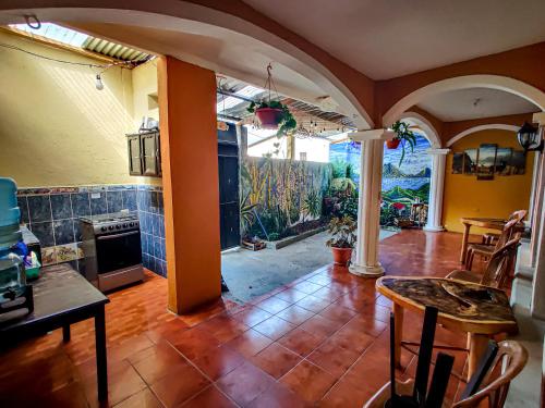 Instalaciones, Casa Argentina in San Juan La Laguna