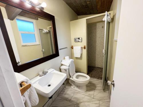 Bathroom, Omeo Suite - Big Bear in Big Bear Lake (CA)
