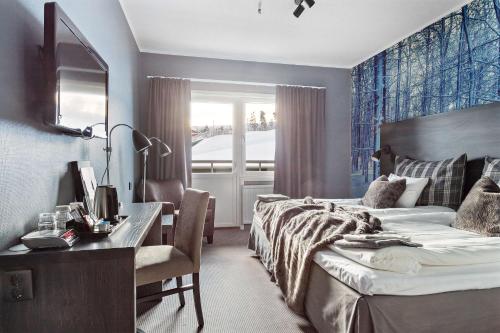 Double Room with Mountain View