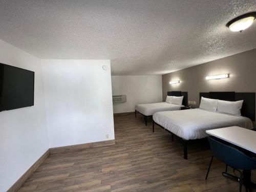 Motel 6-Orange, CA - Anaheim