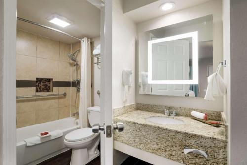 Spanish Trails Inn - Laredo Hotel – Laredo, TX