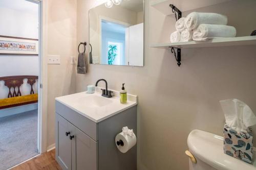 The Bike Path House! Cozy 2 BR w/ Fireplace The Bike Path House! Cozy 2 BR w/ Fireplace