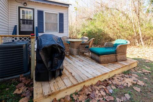 The Bike Path House! Cozy 2 BR w/ Fireplace The Bike Path House! Cozy 2 BR w/ Fireplace