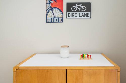 The Bike Path House! Cozy 2 BR w/ Fireplace The Bike Path House! Cozy 2 BR w/ Fireplace