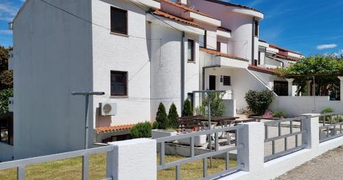 Apartments by the sea Baska, Krk - 20424