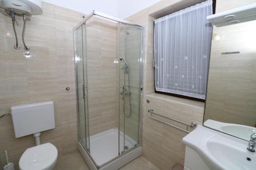 Two-Bedroom Apartment with Terrace and Sea View image 9